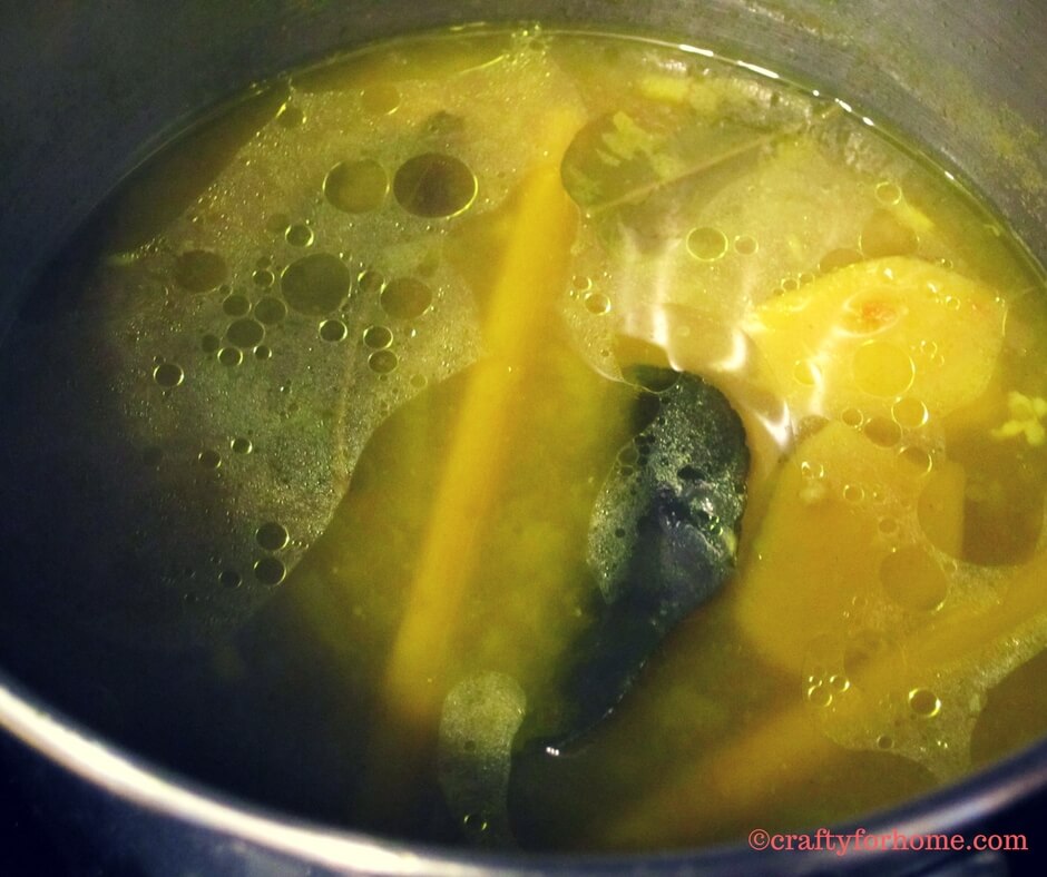 Aromatic yellow chicken broth