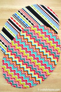 Easy to follow sewing tutorial on how to make oval-shaped placemats | Crafty For Home