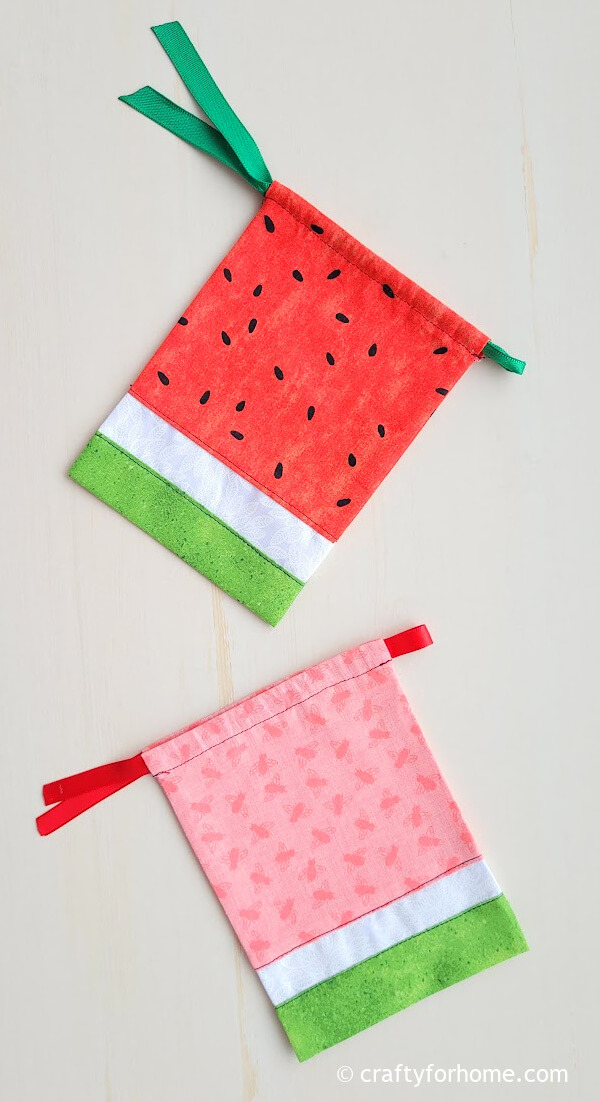Red and pink treat pouch.