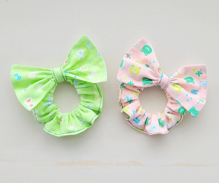 Green And Pink Bow Scrunchie Hair Accessories.